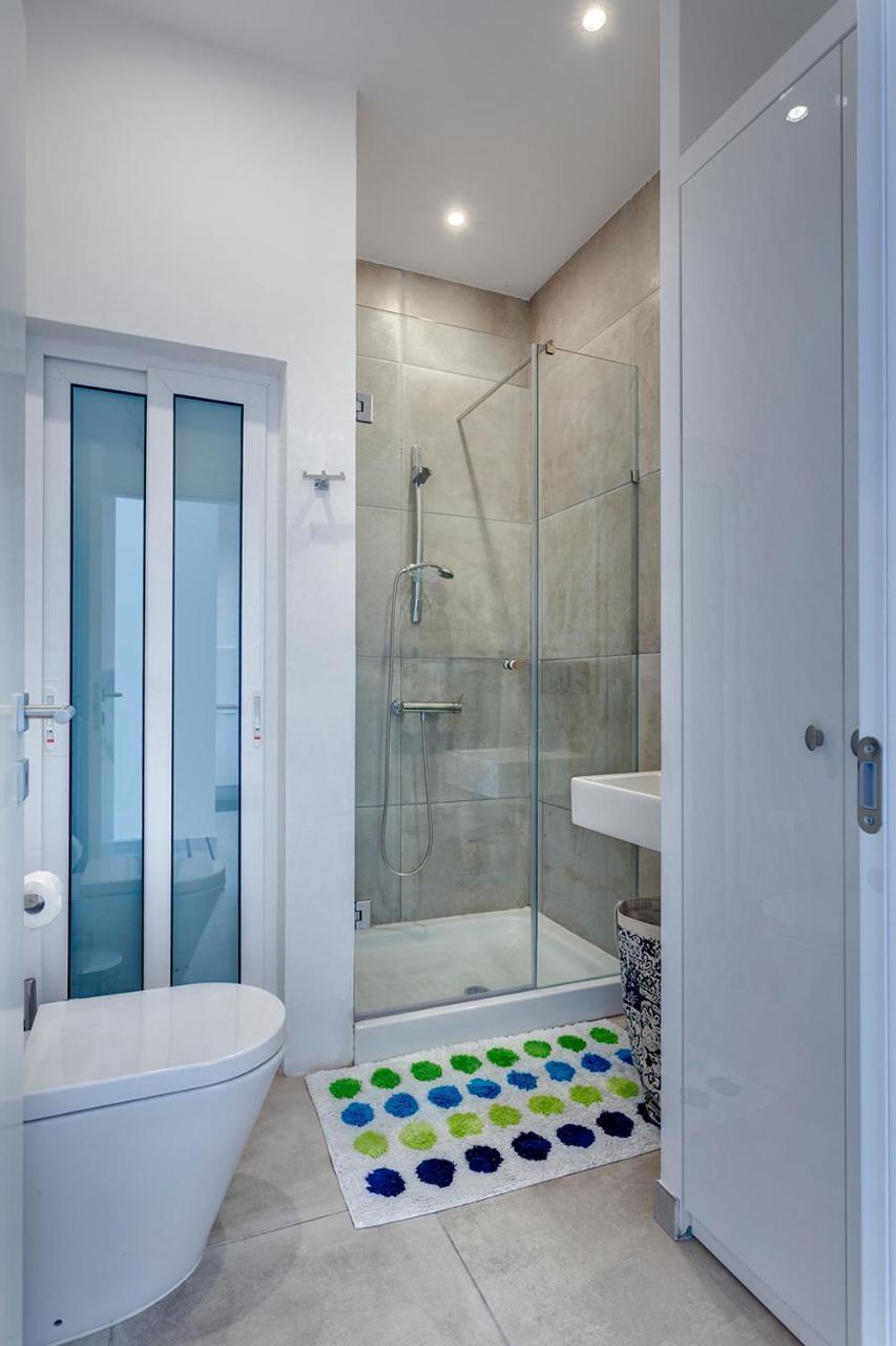 Modern Seaview Apartment In A Prime Location Sliema Dış mekan fotoğraf