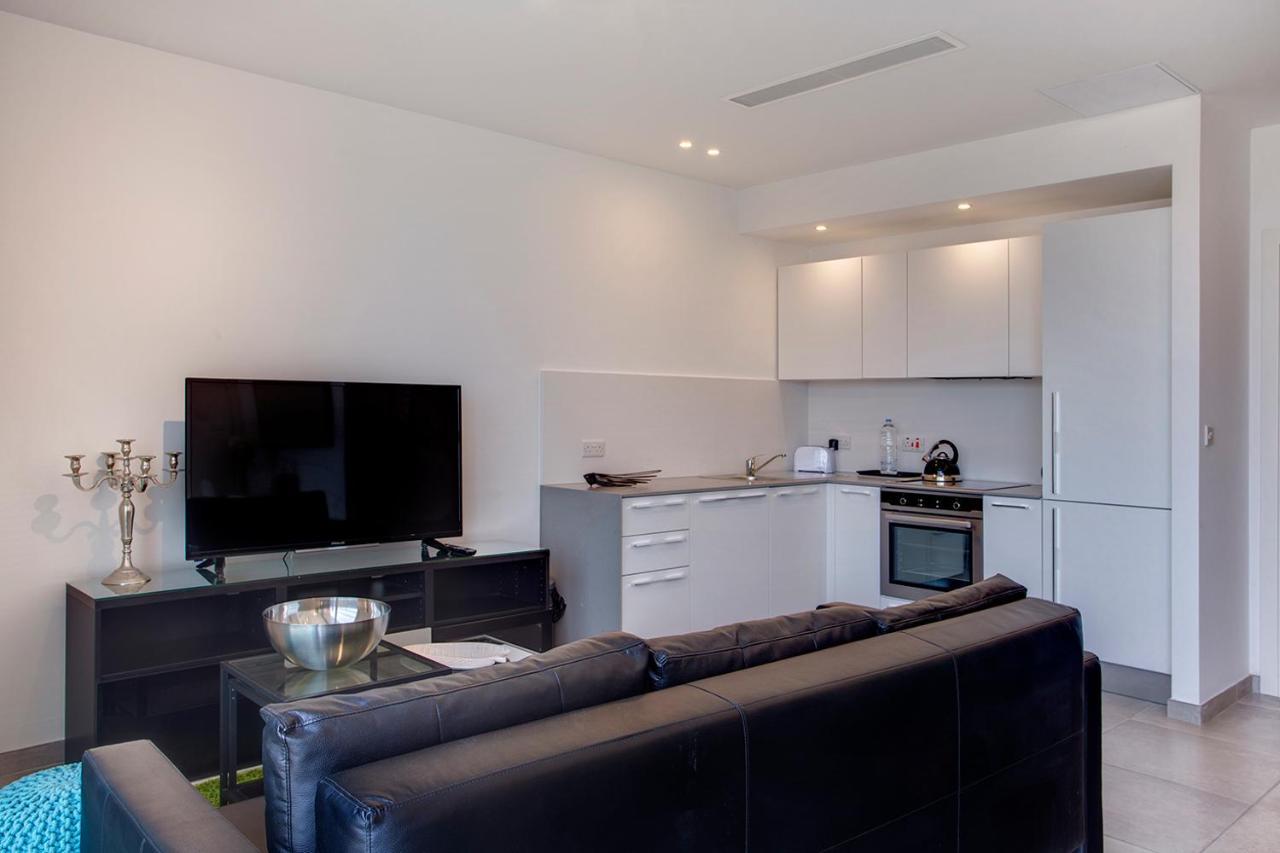 Modern Seaview Apartment In A Prime Location Sliema Dış mekan fotoğraf